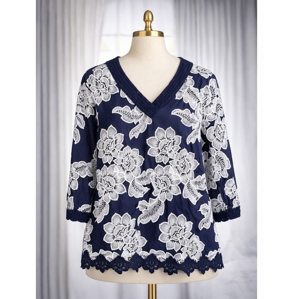 Chico's Embroidery Floral Popover Top White Navy Blue Crochet Trim Size 2 Large